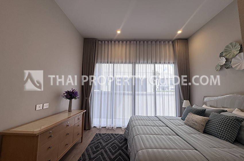 House with Shared Pool in Krung Thep Kritha 
